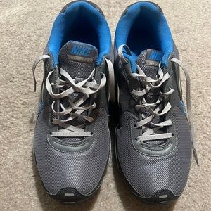 Nike Refresh 4 running shoes